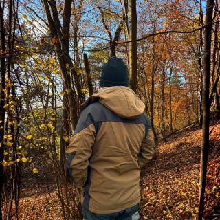 Obľúbená nepremokavá poľovnícka bunda SWEDEN v hnedej farbe. Softshellový materiál s flísovou podšívkou zahreje 🔥 a...